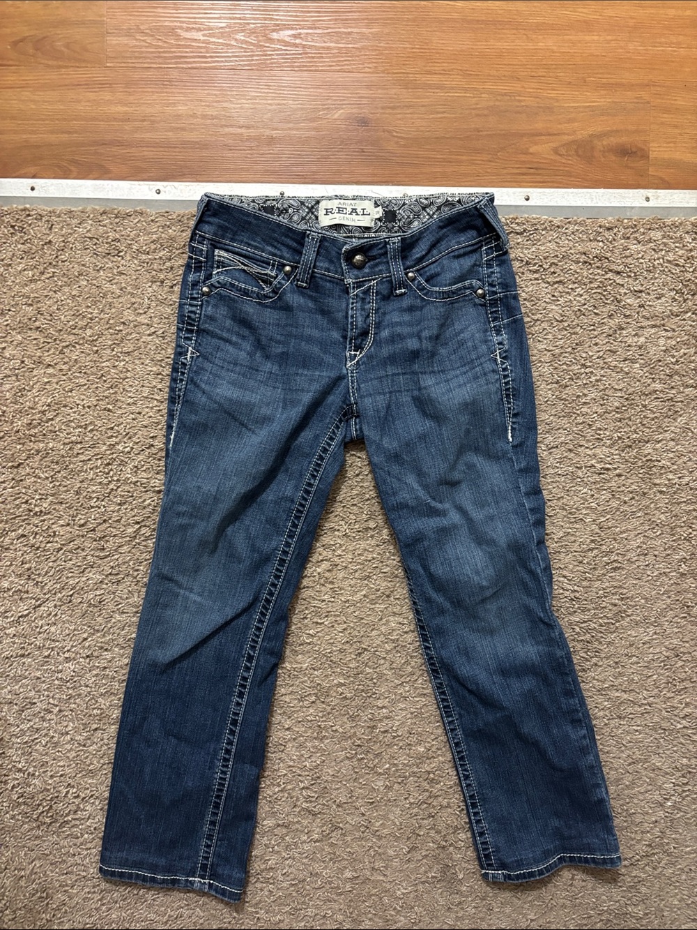ARIAT Woman28 Dark Blue Flare Style Jeans White Stitching Silver Engraved Button